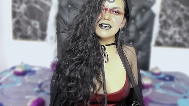 Snapshot of scarlett_w0lf chatting on October 31, 5:14 pm scarlett w0lf online show from October 31, 5:14 pm