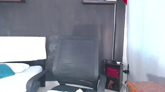Snapshot of SusanLeroy chatting on April 27, 9:13 pm SusanLeroy online show from April 27, 9:13 pm