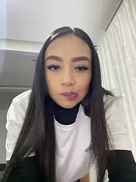 Snapshot of SOPHIACANDY19_ chatting on December 17, 2:12 am SOPHIACANDY19 online show from December 17, 2:12 am