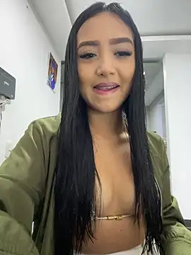 Snapshot of SOPHIACANDY19_ chatting on January 4, 10:24 pm SOPHIACANDY19 online show from January 4, 10:24 pm