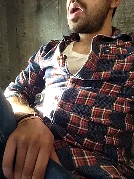 Snapshot of 77fuckerboy_ chatting on February 23, 2:18 am 77fuckerboy online show from February 23, 2:18 am