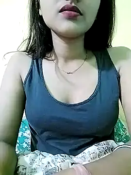 MISSQUEEN48 online show from March 5, 3:07 pm