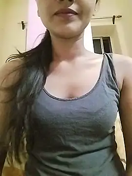 MISSQUEEN48 online show from May 14, 1:29 pm