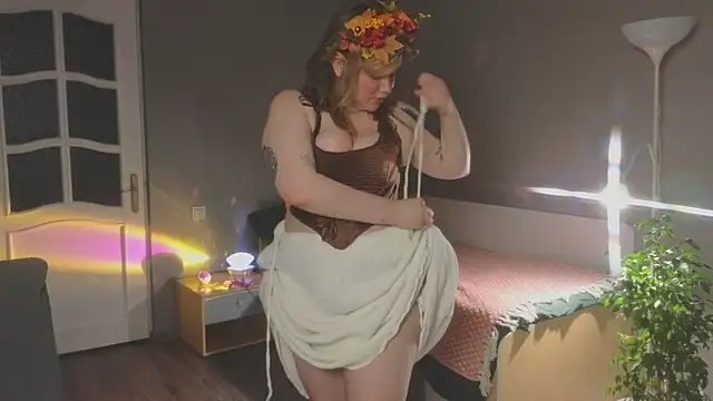 Snapshot of Kira_Citro chatting on October 29, 8:32 pm Kira Citro online show from October 29, 8:32 pm