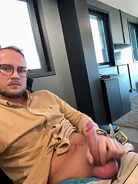 Snapshot of thehornyguy97 chatting on April 23, 3:58 pm thehornyguy97 online show from April 23, 3:58 pm