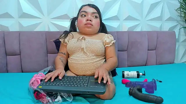 Michelle Brooks online show from January 9, 8:33 pm