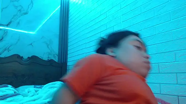 Michelle Brooks online show from February 12, 12:05 am