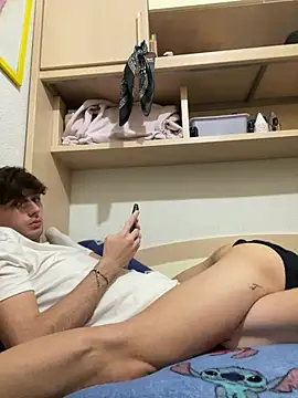 Snapshot of Adriiann__21 chatting on December 12, 10:09 pm Adriiann 21 online show from December 12, 10:09 pm