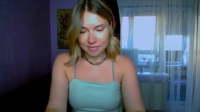 TaylorBre online show from September 9, 4:56 am