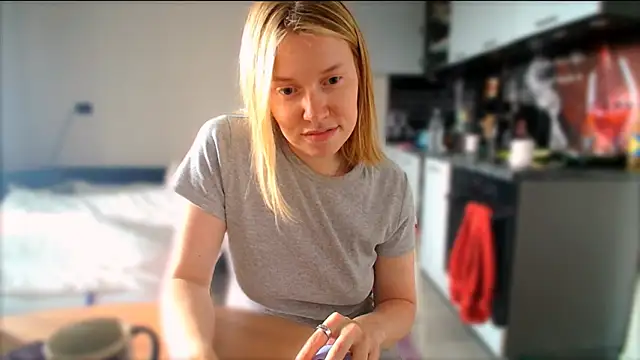 Snapshot of TaylorBre chatting on June 15, 11:23 am TaylorBre online show from June 15, 11:23 am
