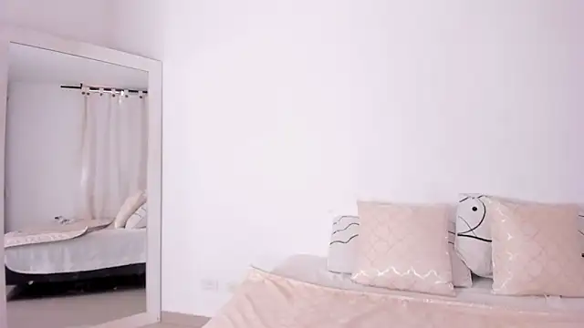 Snapshot of NickyBrown_ chatting on November 27, 5:15 pm NickyBrown online show from November 27, 5:15 pm