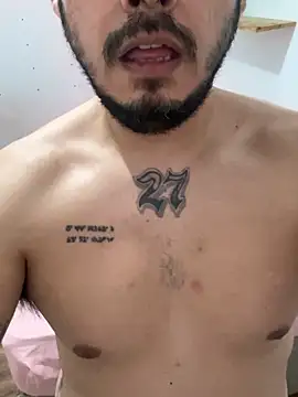 Snapshot of bomvivant2 chatting on December 2, 1:00 am bomvivant2 online show from December 2, 1:00 am