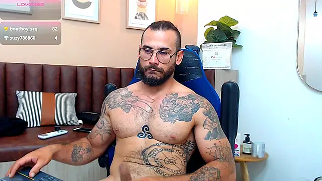 Snapshot of hanz_col chatting on March 20, 1:37 pm hanz col online show from March 20, 1:37 pm