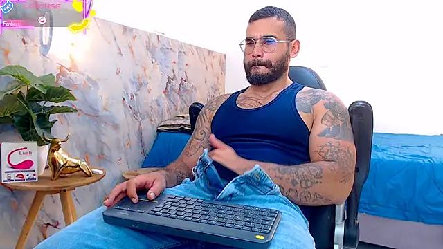 Snapshot of hanz_col chatting on September 11, 4:40 pm hanz col online show from September 11, 4:40 pm