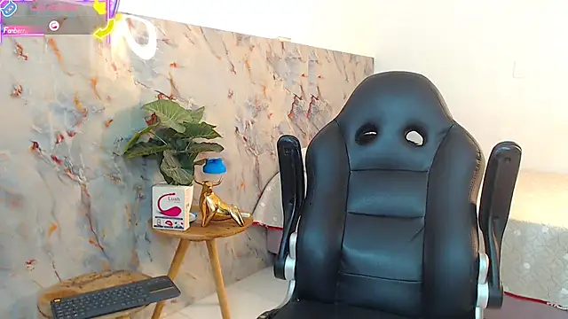 Snapshot of hanz_col chatting on September 27, 3:06 pm hanz col online show from September 27, 3:06 pm