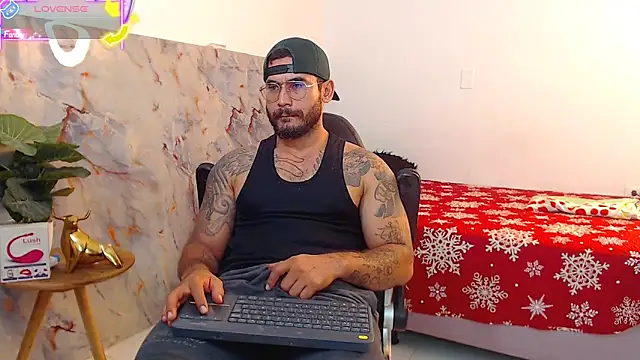 Snapshot of hanz_col chatting on October 1, 1:06 pm hanz col online show from October 1, 1:06 pm