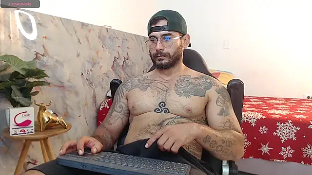 Snapshot of hanz_col chatting on October 2, 2:13 pm hanz col online show from October 2, 2:13 pm