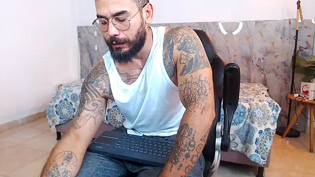 Snapshot of hanz_col chatting on November 29, 11:57 am hanz col online show from November 29, 11:57 am