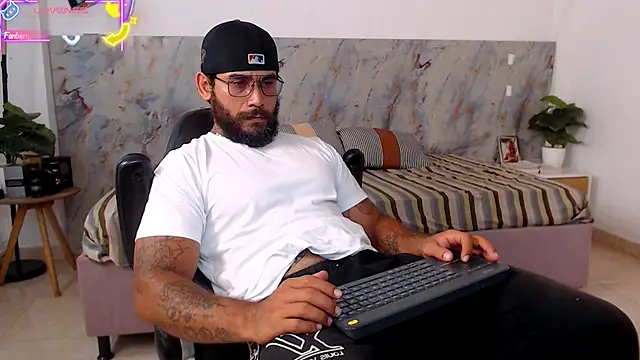 hanz col online show from April 4, 1:26 am