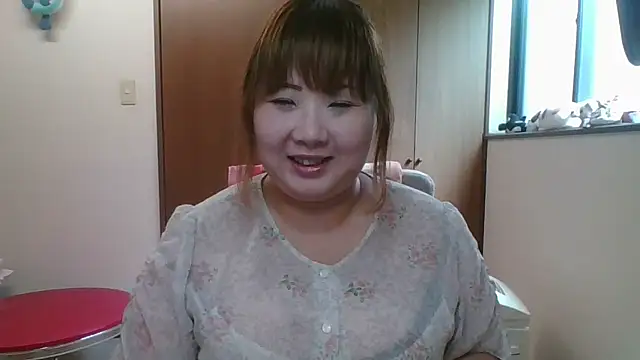 Snapshot of SAKU-RA-chan chatting on September 13, 5:18 am SAKU-RA-chan online show from September 13, 5:18 am