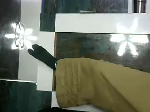 Snapshot of l_l_ish chatting on January 3, 11:25 am l l ish online show from January 3, 11:25 am