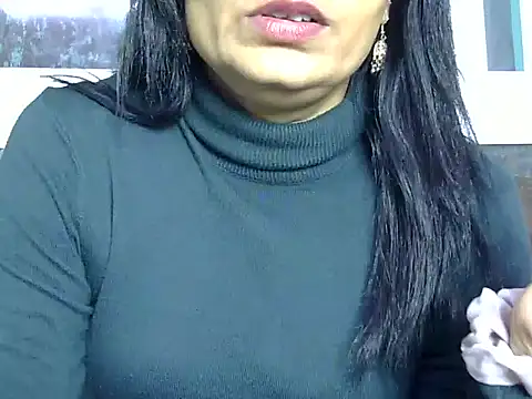 Snapshot of l_l_ish chatting on January 22, 8:18 am l l ish online show from January 22, 8:18 am