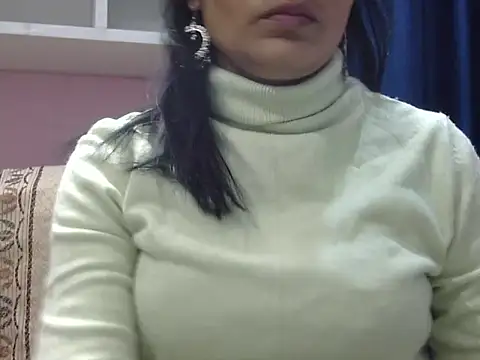 Snapshot of l_l_ish chatting on February 9, 4:04 am l l ish online show from February 9, 4:04 am