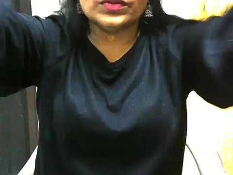 Snapshot of l_l_ish chatting on February 21, 4:29 am l l ish online show from February 21, 4:29 am