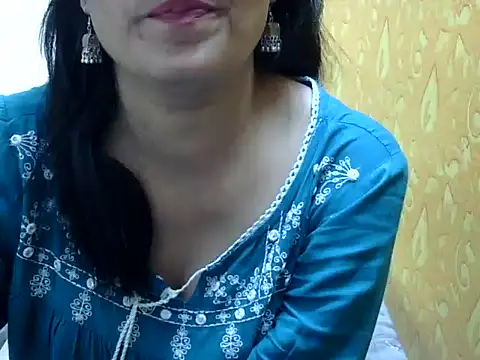 Snapshot of l_l_ish chatting on March 1, 7:30 am l l ish online show from March 1, 7:30 am