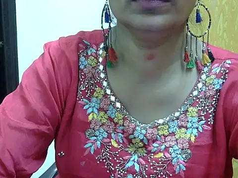 Snapshot of l_l_ish chatting on September 24, 5:44 am l l ish online show from September 24, 5:44 am