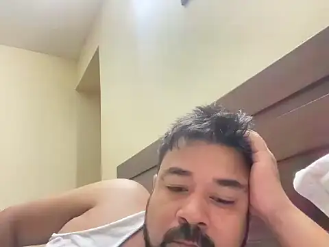 Snapshot of coolboy6566 chatting on December 17, 1:00 am coolboy6566 online show from December 17, 1:00 am