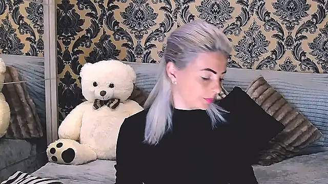 Snapshot of Aly_girl1 chatting on March 19, 11:50 am Aly girl1 online show from March 19, 11:50 am