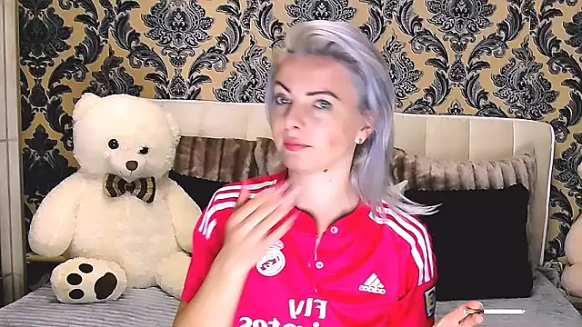 Snapshot of Aly_girl1 chatting on March 21, 11:12 am Aly girl1 online show from March 21, 11:12 am