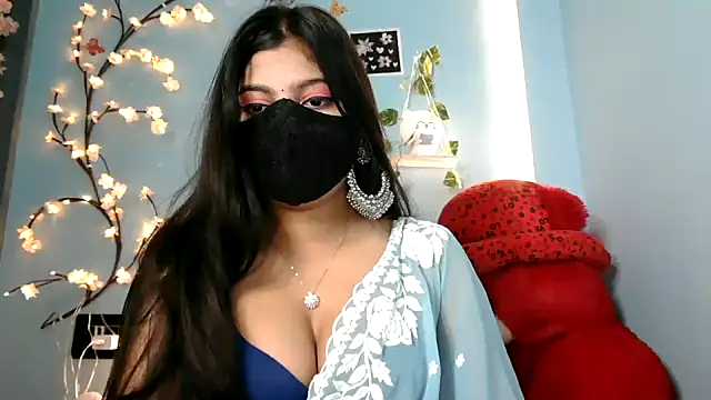 Reena Singh53 online show from November 21, 1:43 pm