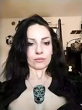 Snapshot of dahlia_82 chatting on July 13, 10:18 am dahlia 82 online show from July 13, 10:18 am