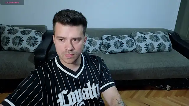 JohnnyStepBro online show from June 20, 8:22 pm