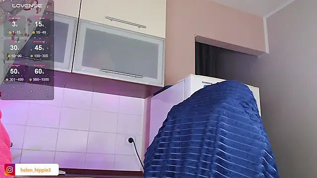 Snapshot of FoxRineHelen chatting on September 18, 5:48 pm FoxRineHelen online show from September 18, 5:48 pm