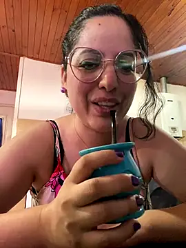 Snapshot of babyluna939 chatting on December 15, 4:00 pm babyluna939 online show from December 15, 4:00 pm