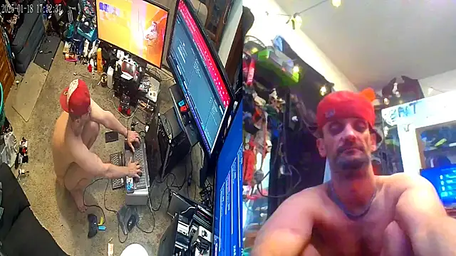 Snapshot of slinginbigD chatting on January 18, 11:33 pm slinginbigD online show from January 18, 11:33 pm