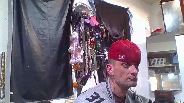 Snapshot of slinginbigD chatting on September 27, 8:25 pm slinginbigD online show from September 27, 8:25 pm