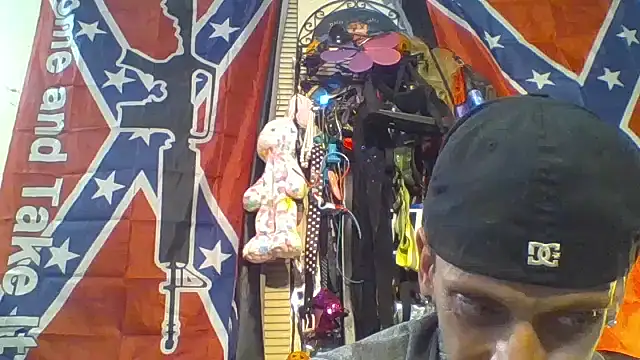 Snapshot of slinginbigD chatting on October 24, 3:47 am slinginbigD online show from October 24, 3:47 am