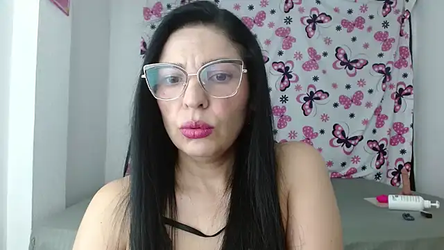 anybellucci43 online show from January 10, 1:10 am