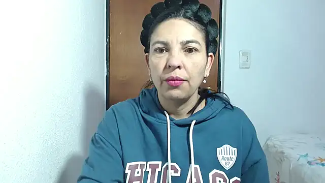 anybellucci43 online show from November 14, 12:04 pm