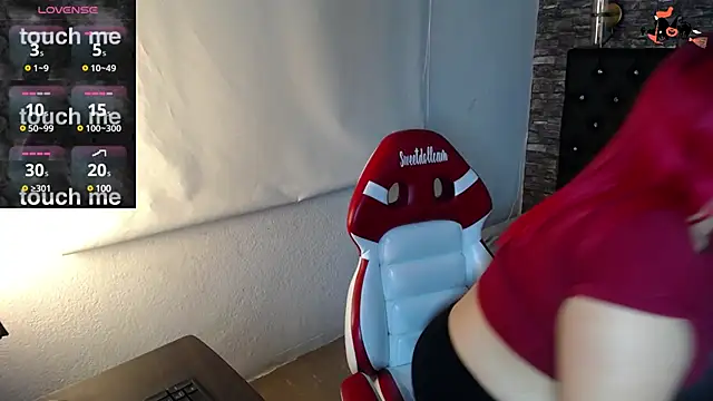 Snapshot of Bruja__Scarlata chatting on February 11, 10:59 am Bruja Scarlata online show from February 11, 10:59 am