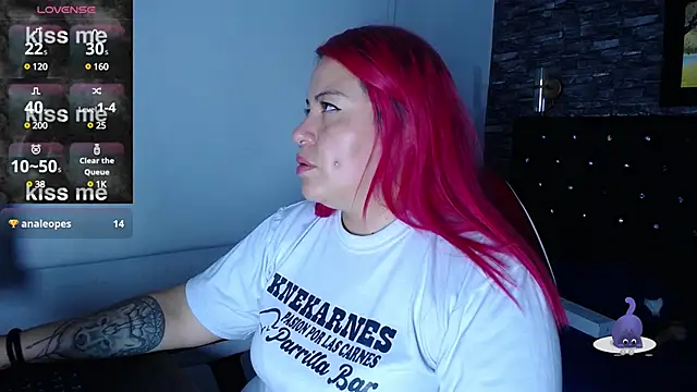 Snapshot of Bruja__Scarlata chatting on February 25, 9:02 pm Bruja Scarlata online show from February 25, 9:02 pm