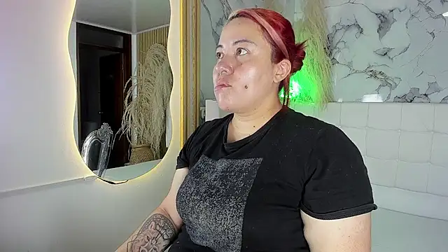 Snapshot of Bruja__Scarlata chatting on October 14, 10:16 am Bruja Scarlata online show from October 14, 10:16 am