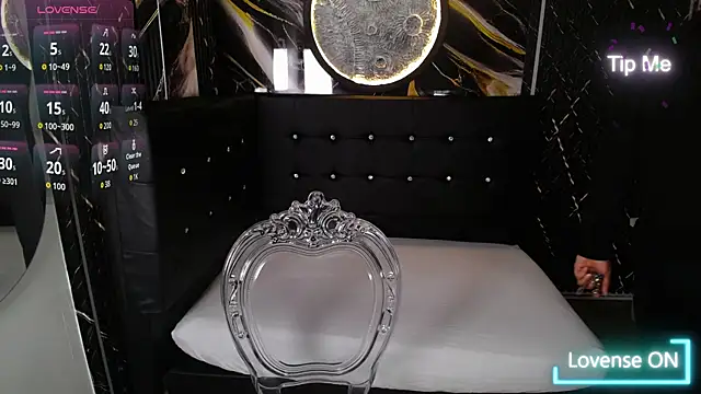 Snapshot of Bruja__Scarlata chatting on October 22, 10:15 am Bruja Scarlata online show from October 22, 10:15 am