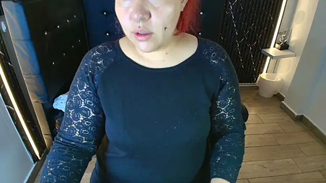 Snapshot of Bruja__Scarlata chatting on November 10, 10:14 am Bruja Scarlata online show from November 10, 10:14 am