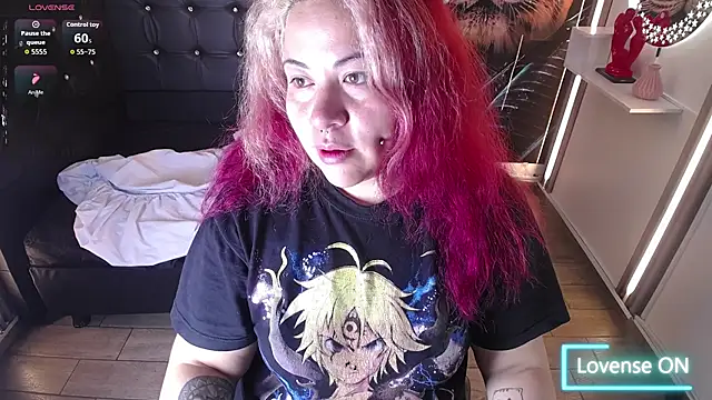 Snapshot of Bruja__Scarlata chatting on November 11, 10:15 am Bruja Scarlata online show from November 11, 10:15 am