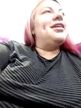 Snapshot of Bruja__Scarlata chatting on November 19, 10:15 am Bruja Scarlata online show from November 19, 10:15 am